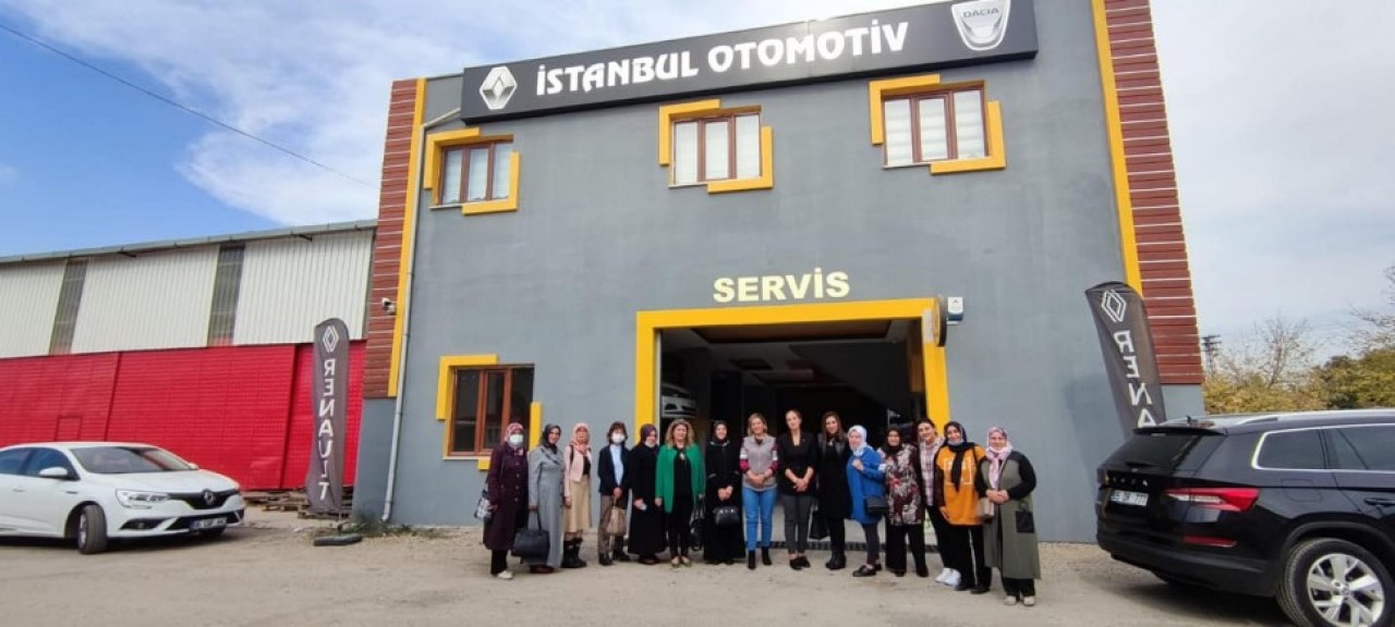 AK KADINLAR’DAN ESNAF ZİYARETİ