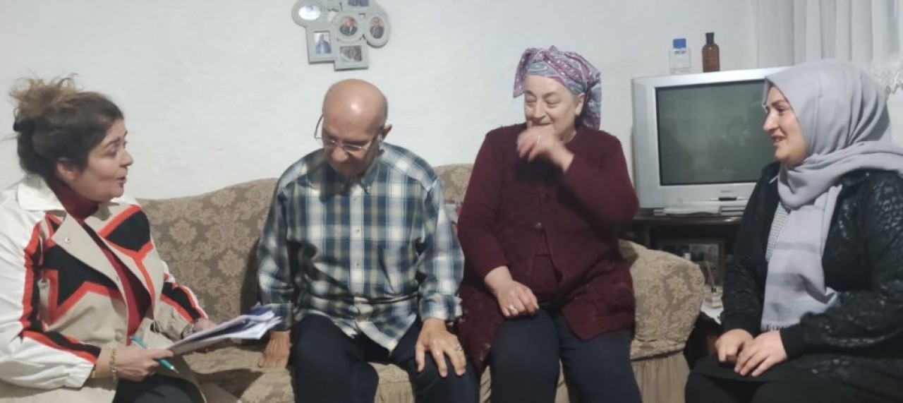 AK KADINLAR SAHADA
