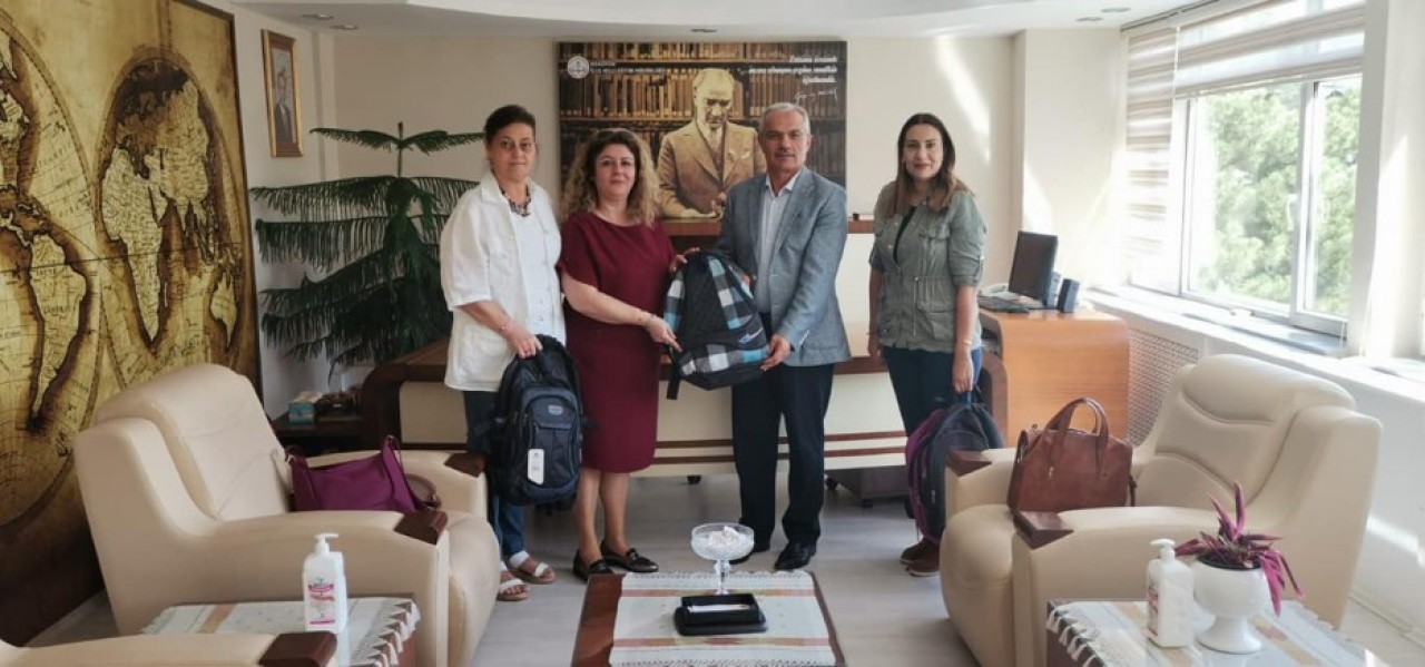 AK KADINLARDAN KIRTASİYE DESTEĞİ
