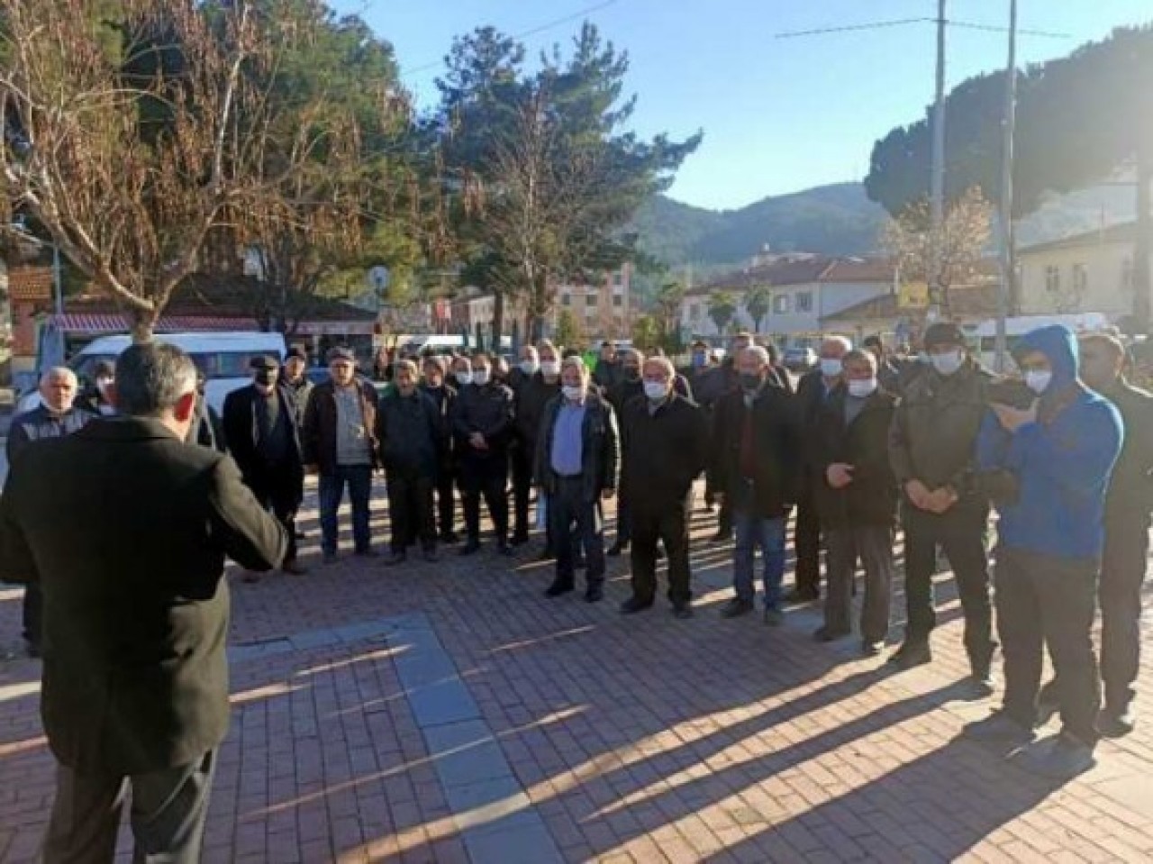 “ALTI AY DOLMADAN ALTI LİRADAN ON ALTI LİRAYA ÇIKTI..”