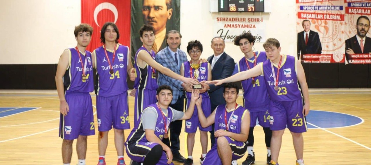 AMASYA ANADOLU LİSESİ ŞAMPİYON OLDU