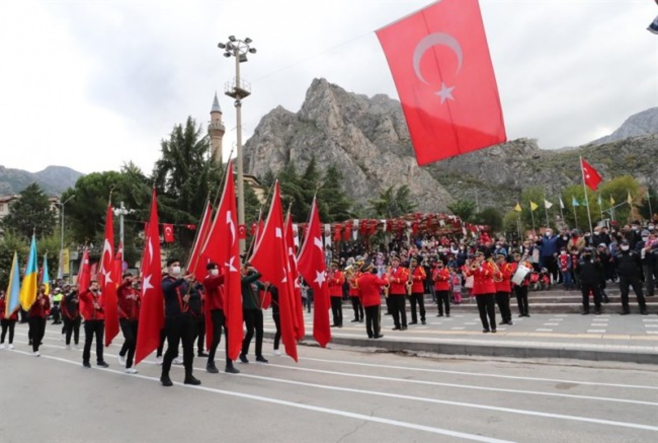 AMASYA, BAYRAMI COŞKULU KUTLADI