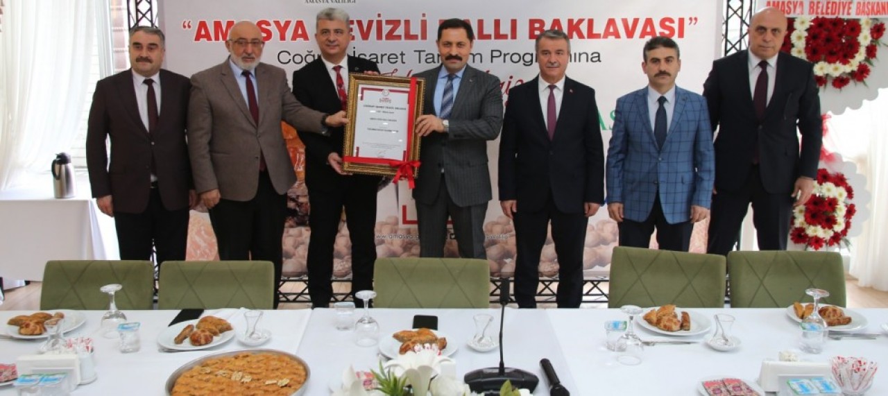 “AMASYA CEVİZLİ BALLI BAKLAVASI” TESCİLLENDİ