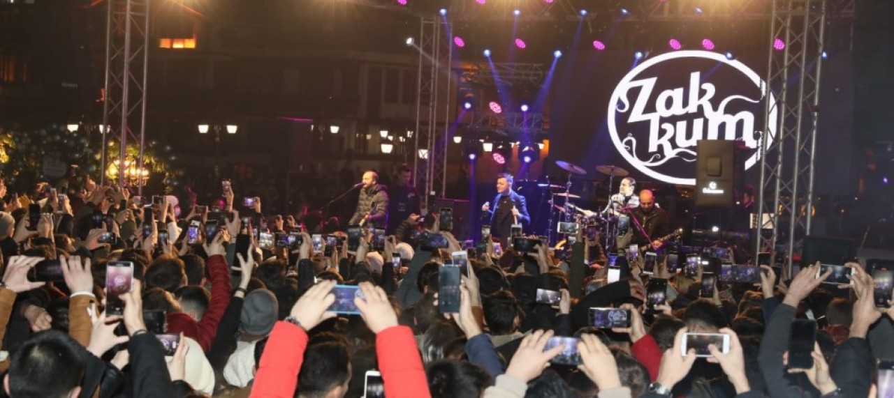 AMASYALILAR 2022 YILINA KONSERLE MERHABA DEDİ