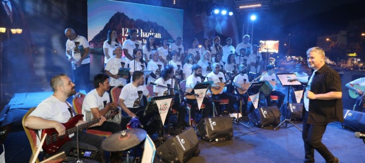 AMASYALILAR THM KONSERİ İLE COŞTU