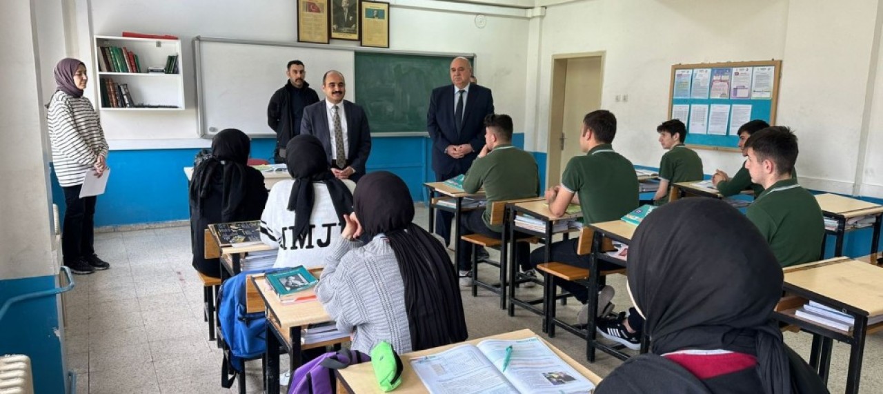 ANADOLU İMAM HATİP LİSESİNİ ZİYARET ETTİ