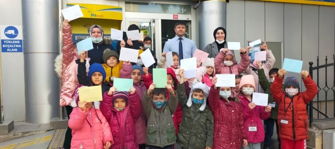 ANAOKULU ÖĞRENCİLERİNDEN PTT’YE ZİYARET
