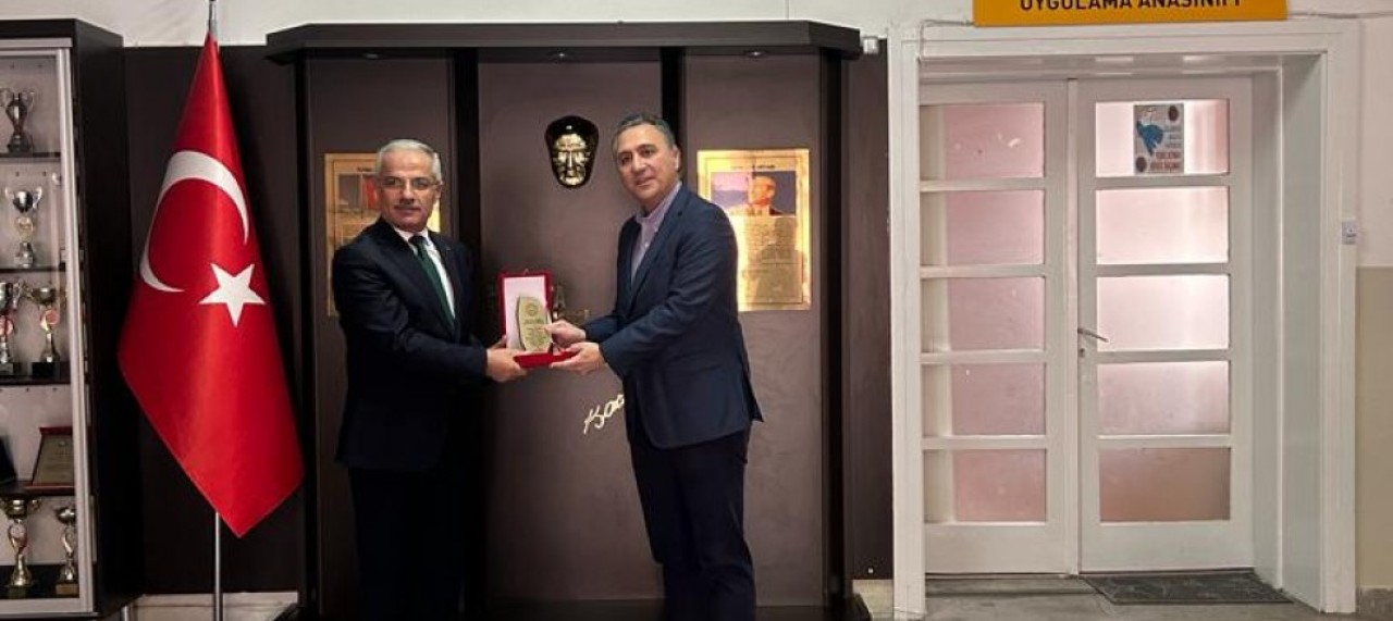 APS GİYİM’E TEŞEKKÜR PLAKETİ