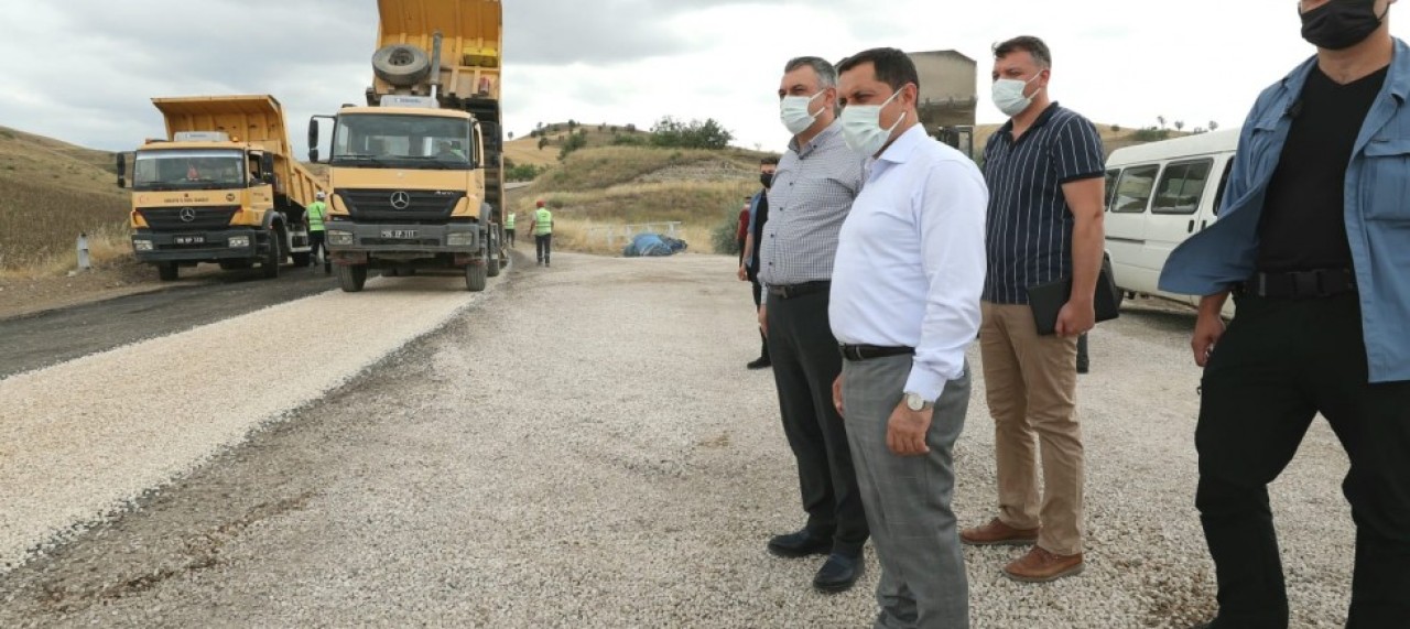 ASFALT ÇALIŞMALARINI YERİNDE İNCELEDİLER