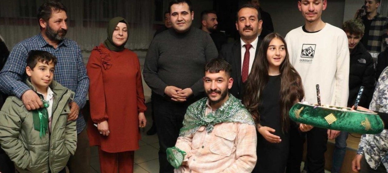 ASKER EĞLENCESİNE KATILDI