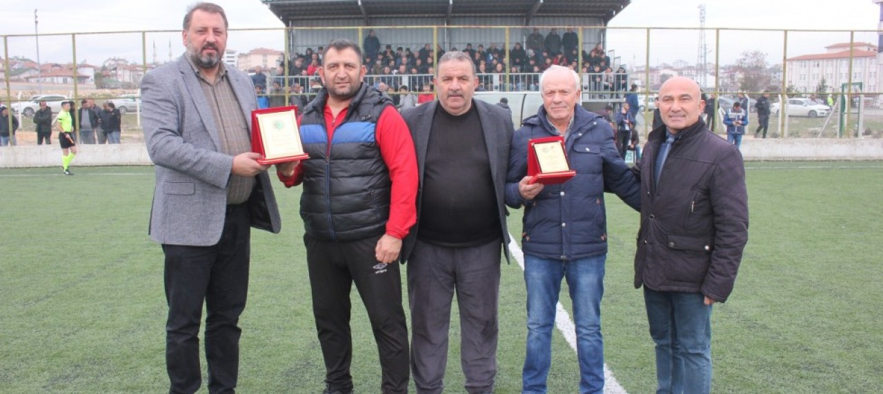 ASKF’DAN SPOR SEVDALILARINA TEŞEKKÜR PLAKETİ
