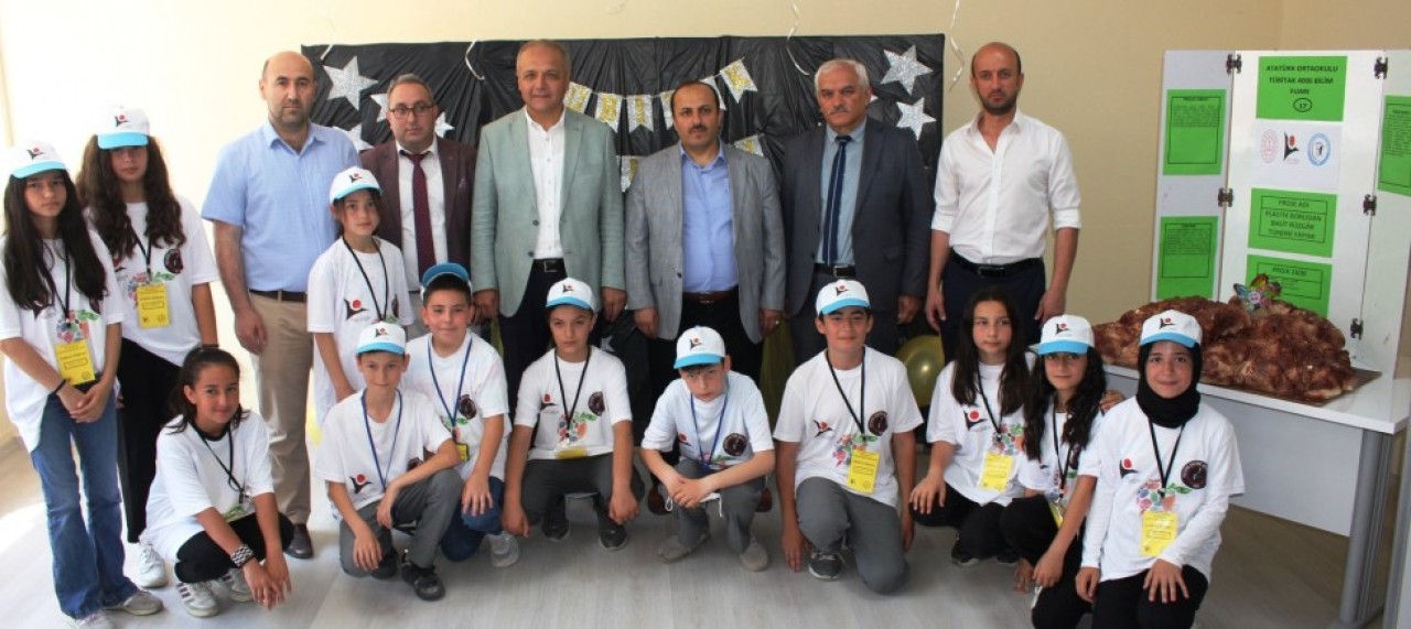 ATATÜRK ORTAOKULU´NDA TÜBİTAK 4006 BİLİM FUARI AÇILDI