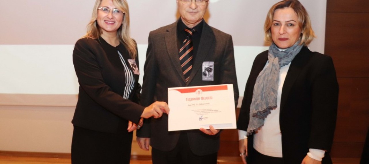 ATATÜRK’ÜN DEMOKRASİ ANLAYIŞI KONULU KONFERANS DÜZENLENDİ