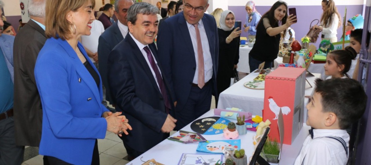 ATIK MALZEMELERDEN YAPTIKLARI ÜRÜNLERİ SERGİLEDİLER