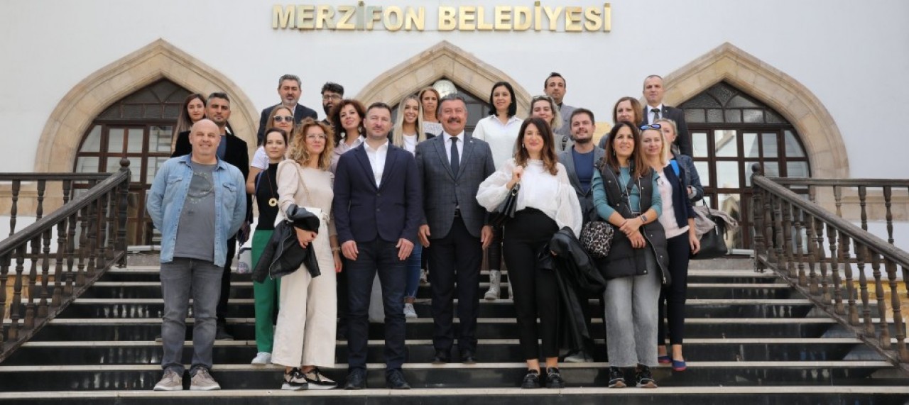 AVRUPALI MİSAFİRLERDEN BELEDİYE ZİYARETİ