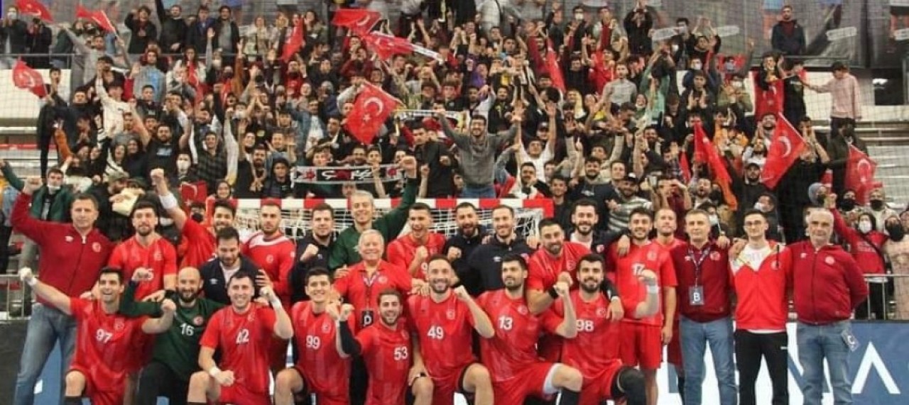 AYDIN AYDINLI’NIN ÖĞRENCİLERİNDEN BÜYÜK BAŞARI