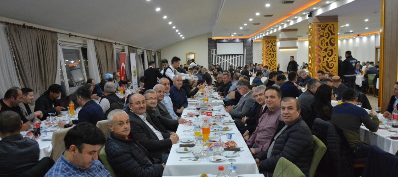 AYRILAN MÜDÜRLERE VEFA YEMEĞİ DÜZENLENDİ