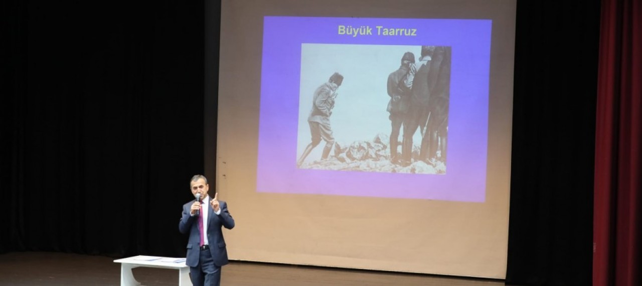 BABÜROĞLU’NDAN DUYGU DOLU KONFERANS