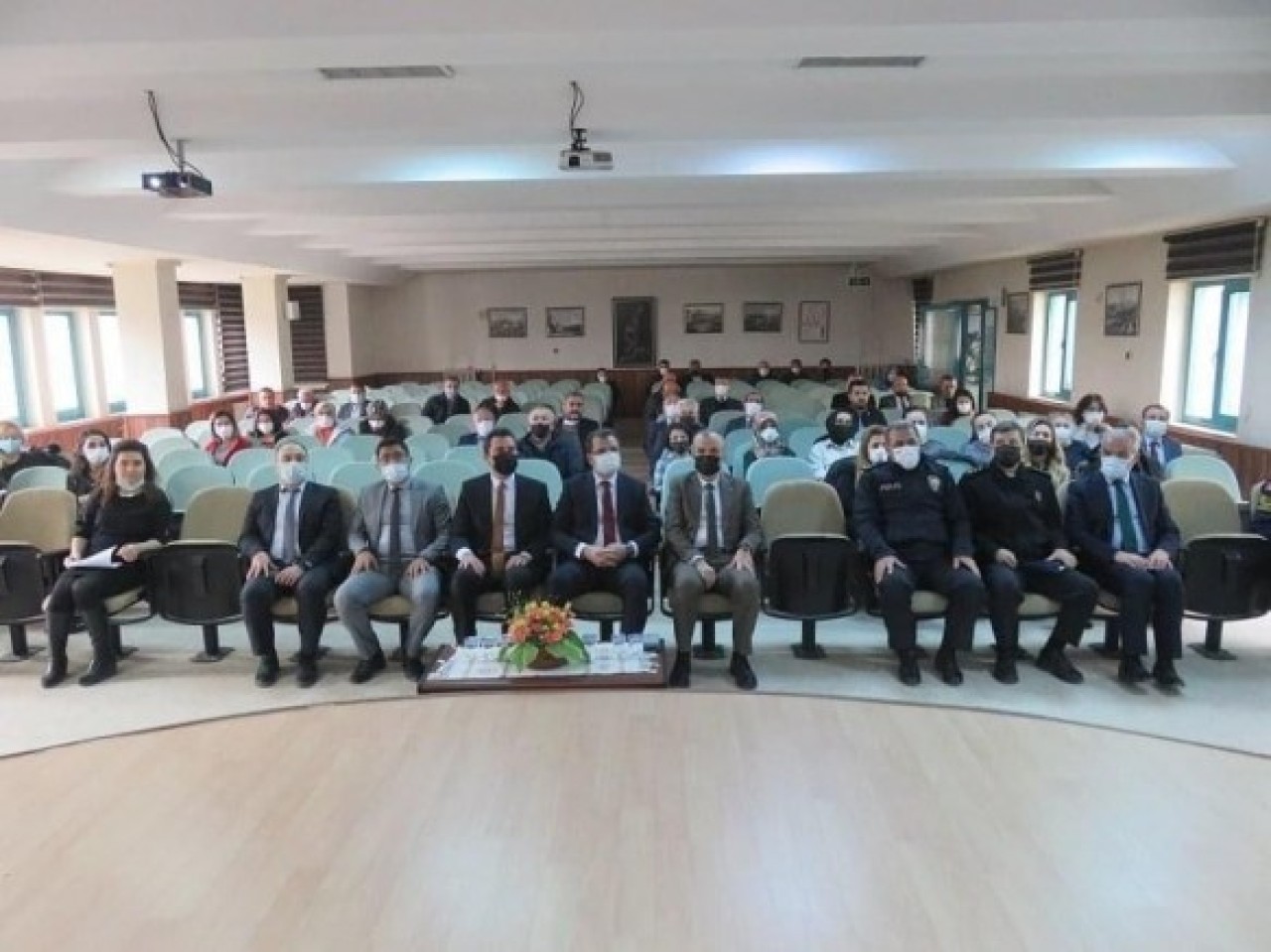 BAĞIMLILIKLA MÜCADELE ÇALIŞTAYI BAŞLADI