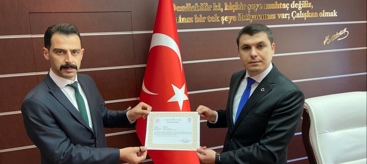 BAŞARI BELGESİ İLE ÖDÜLLENDİRİLDİLER