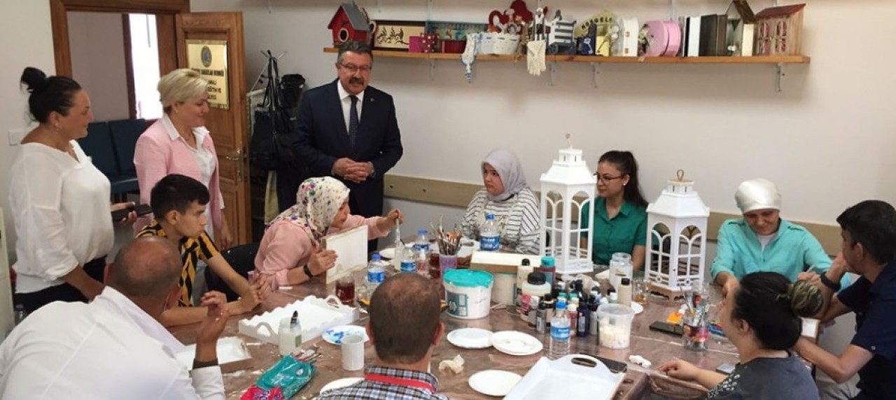 BAŞKAN KARGI’DAN GALOŞ VE TEKSTİL ATÖLYESİ’NE ZİYARET