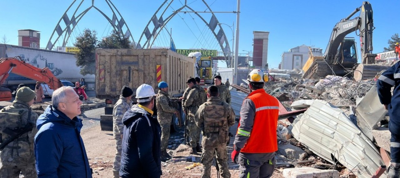 BAŞKAN ÜÇOK, DEPREM BÖLGESİNDE