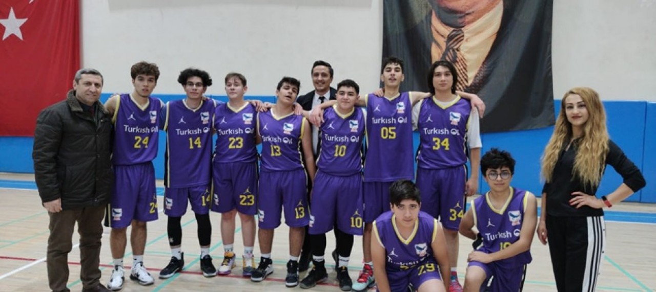 BASKETBOLDA ŞAMPİYON SINAV KOLEJİ