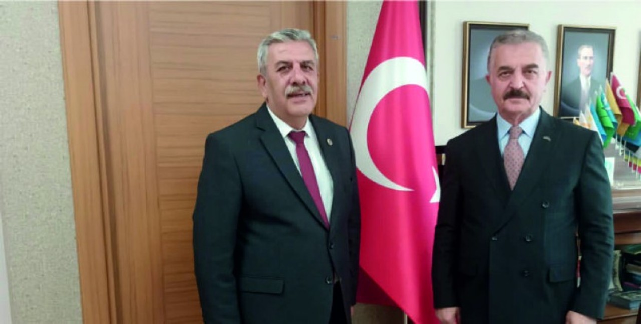 BAYRAKDAR, GENEL MERKEZDE TEMASLARDA BULUNDU