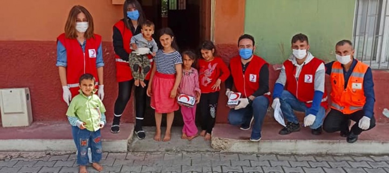 BAYRAM ŞEKERLERİ KIZILAY’DAN