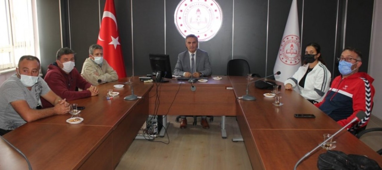 BEDEN EĞİTİMİ ÖĞRETMENLERİYLE TOPLANTI YAPILDI
