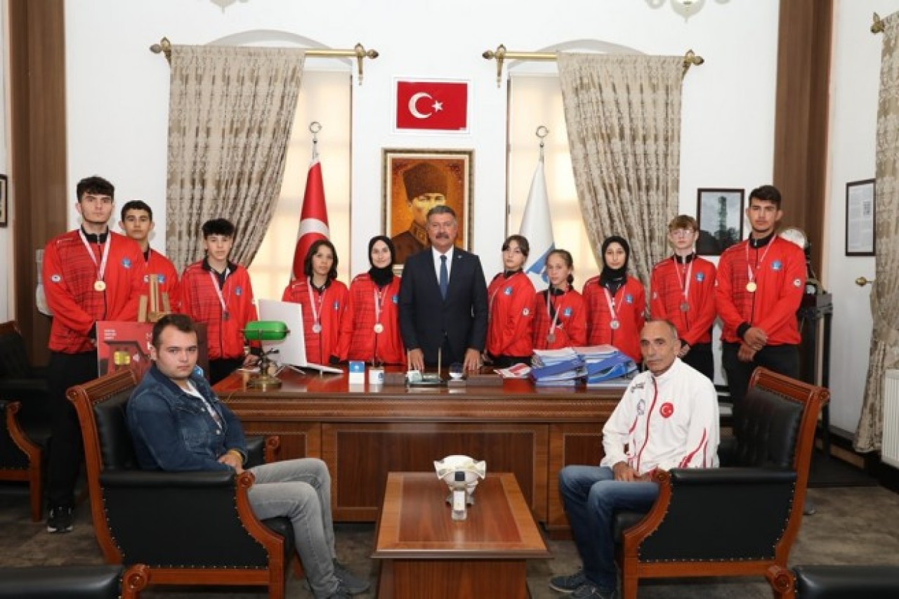BELEDİYESPOR MADALYAYA DOYMUYOR