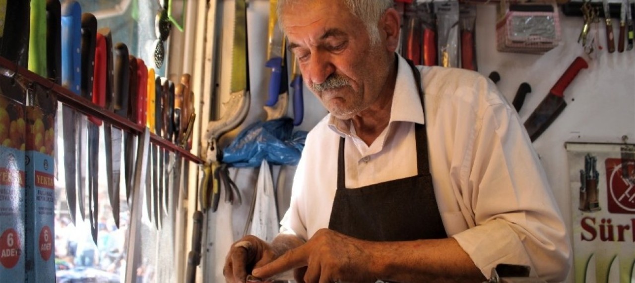 BIÇAKCILARDA YOĞUN MESAİ