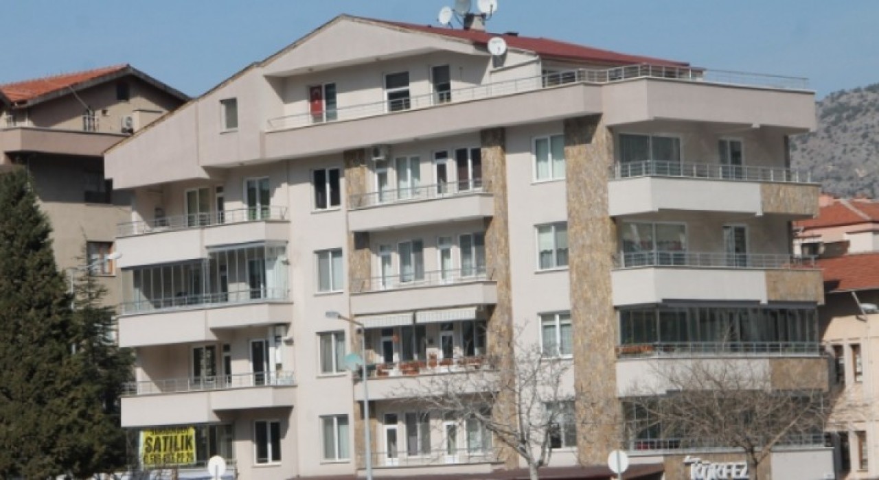BİR AYDA 273 KONUT SATILDI