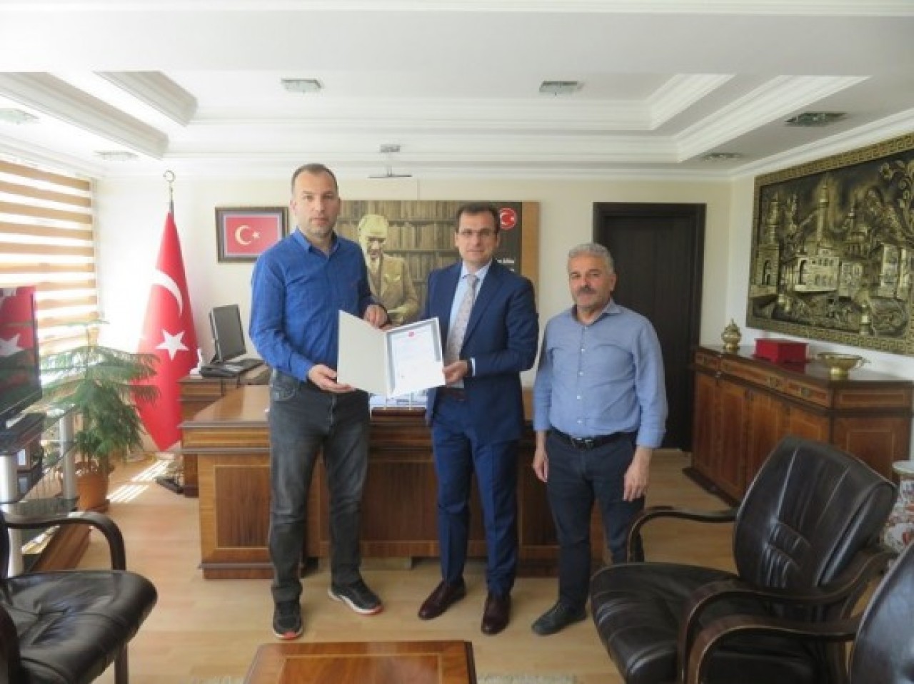 BİR FABRİKA DAHA TAPUSUNU ALDI