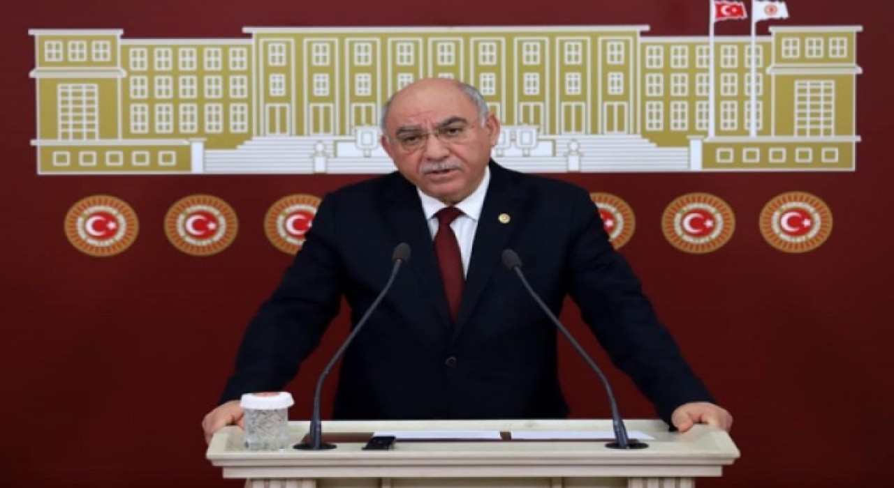 BİZ YAPARIZ ONLAR KONUŞUR
