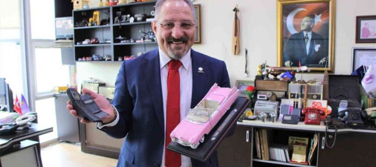 BOZKURT’UN KOLEKSİYONU BÜYÜK İLGİ GÖRÜYOR