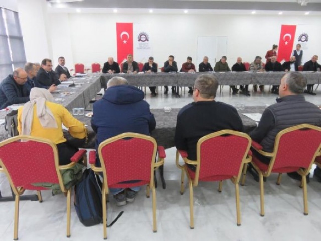 BU KEZ DE İŞ İNSANLARI İLE BİR ARAYA GELDİ