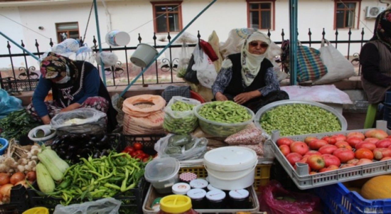 BU PAZARDA ARACI YOK