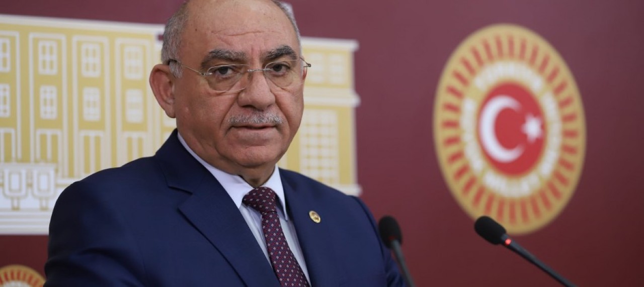 BUNLARDAN NE KENDİ ETRAFLARINA, NE ÜLKEYE BİR HAYIR, BİR FAYDA GELMEZ