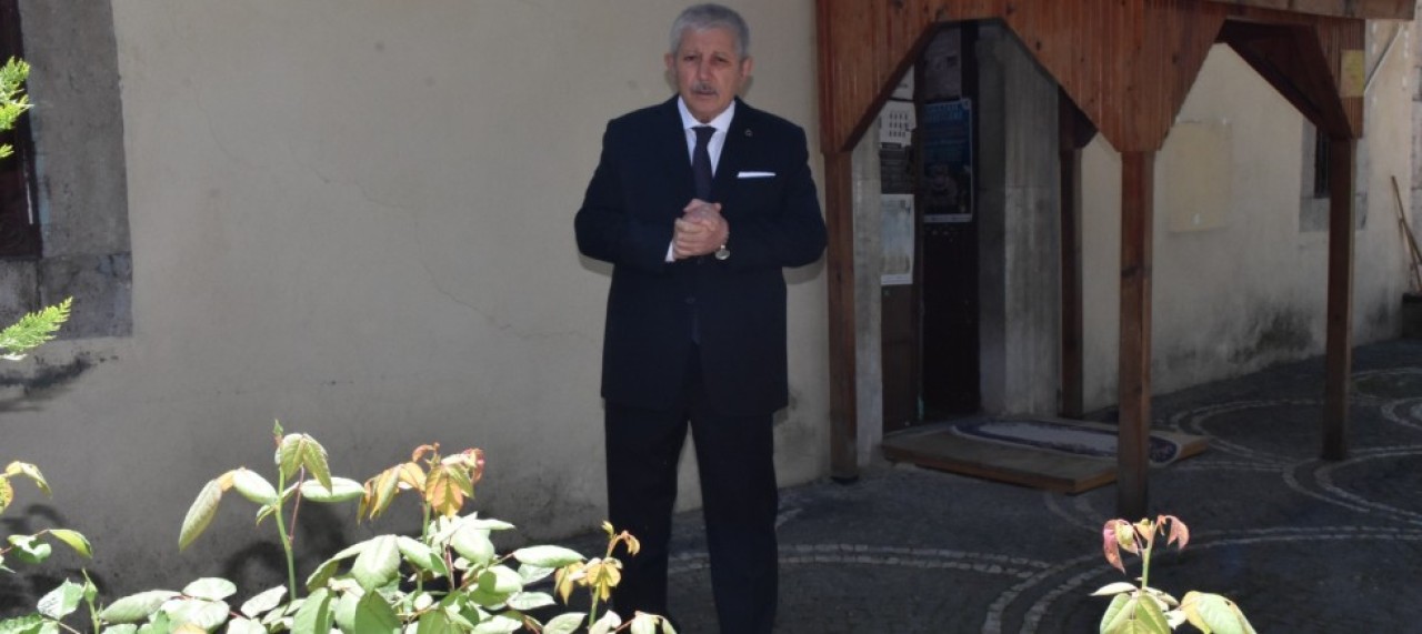 ‘CAMİLERİMİZİ DİN GÖREVLİLERİMİZDEN AYRI DÜŞÜNMEK MÜMKÜN DEĞİLDİR’