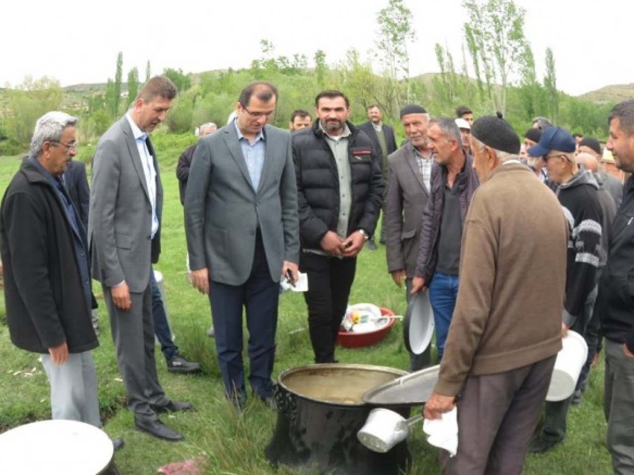 ÇAYBAŞI KÖYÜ’NDE GELENEKSEL HAYIR YEMEĞİ DÜZENLENDİ