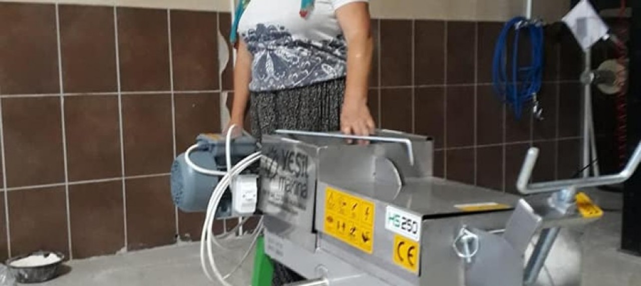 ÇELİK’TEN KADIN KOOPERATİFİNE MAKİNE DESTEĞİ