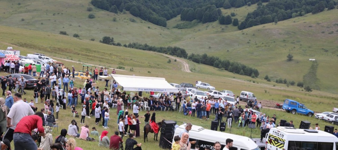 ÇERKES KÜLTÜR FESTİVALİ DÜZENLENDİ