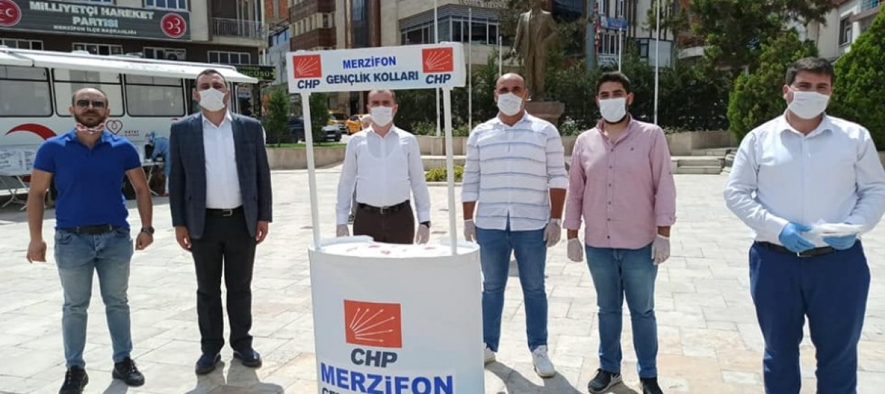 CHP GENÇLİĞİ MASKE DAĞITTI