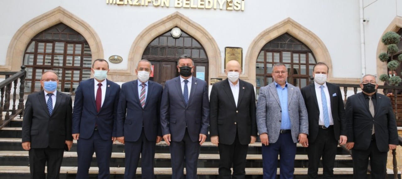 CHP’Lİ VEKİLLERDEN BELEDİYEYE ZİYARET