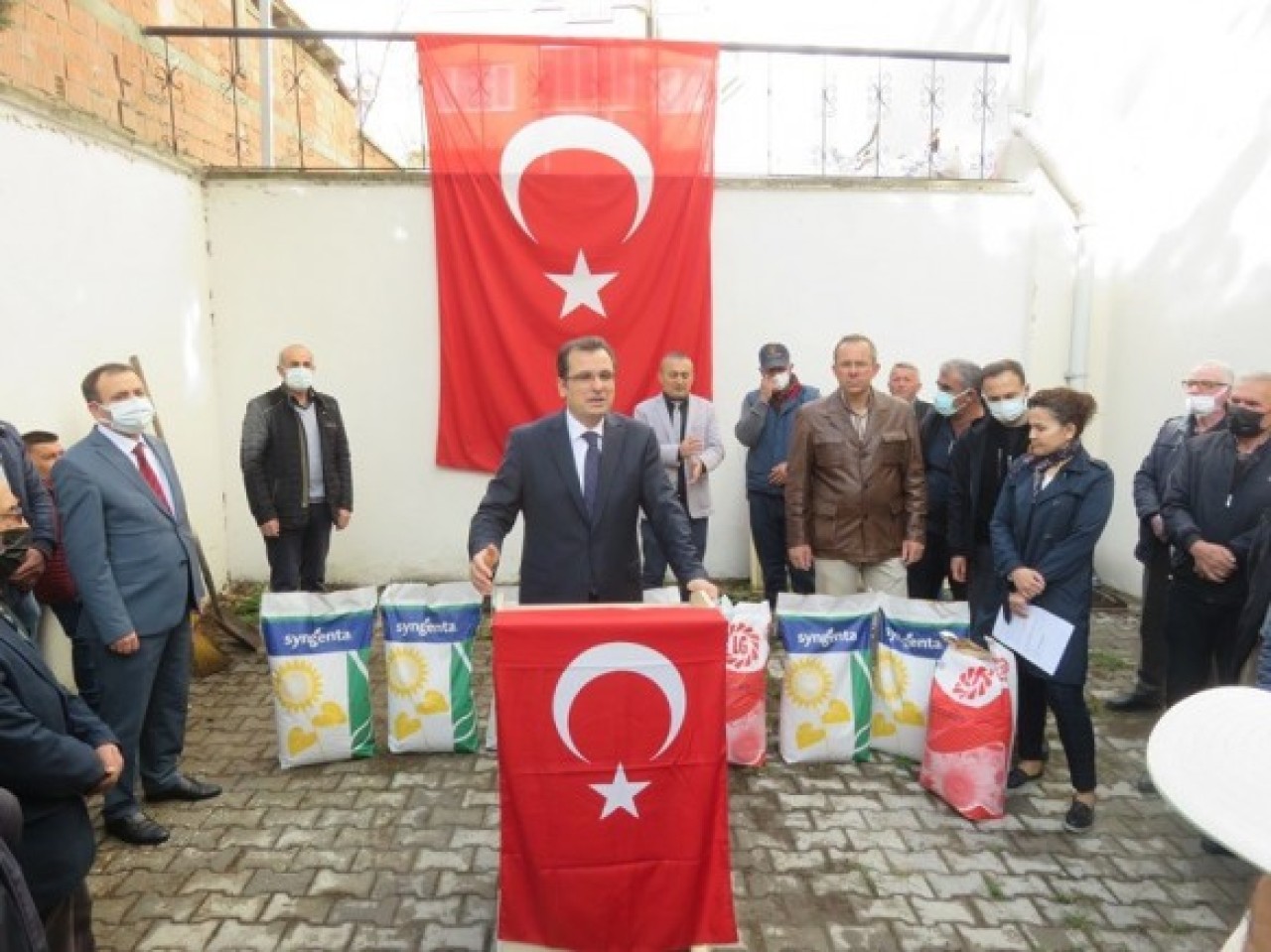 ÇİFTÇİYE TOHUM DESTEĞİ