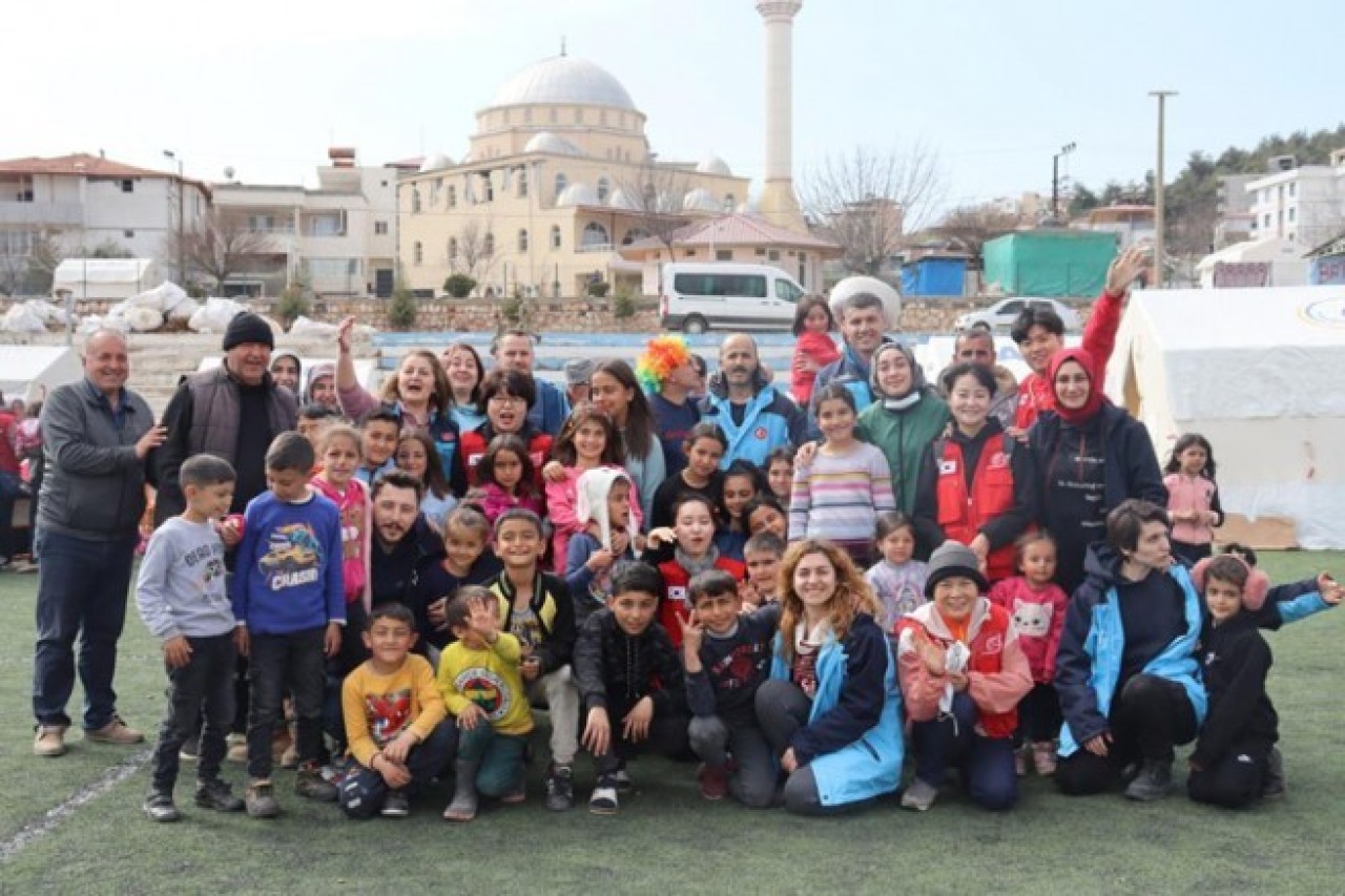 “ÇOCUKLARIMIZIN KALPLERİNE DOKUNMANIN MUTLULUĞU İLE DÖNDÜK”