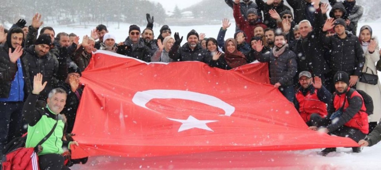 DAVULCU, GENÇLERLE DOĞA YÜRÜŞÜYÜNE KATILDI