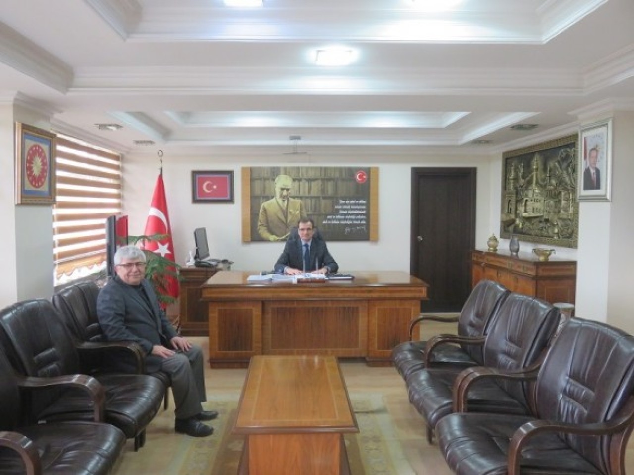 DEKAN AYDIN, KAYMAKAM GÜLDOĞAN’I ZİYARET ETTİ