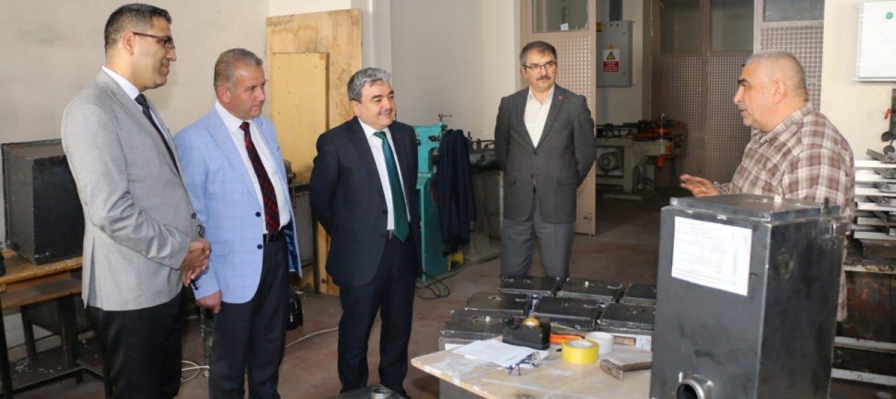 DEPREM BÖLGESİ İÇİN MESLEK LİSELERİ ÜRETMEYE DEVAM EDİYOR